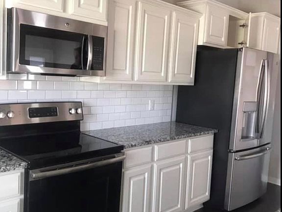 3rd image of 3809 SW Peachwood Dr