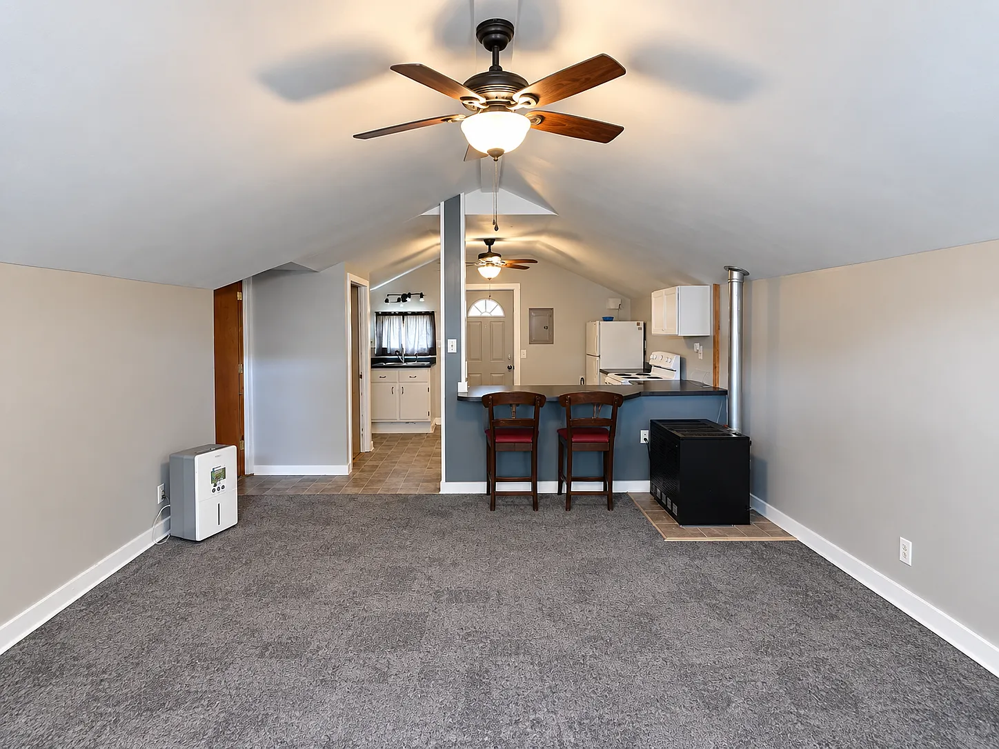 2 bed, 784 sqft, $800 — Photo 3