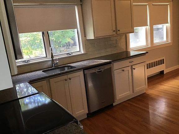 4th image of 24 Lewis Rd