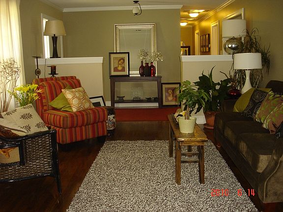 3rd image of 81 Sweetbriar Dr