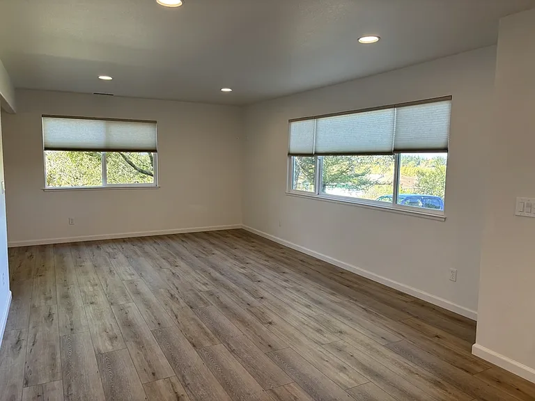 1776 Meda Ave — Photo 7
