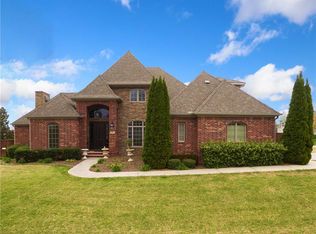 4 S Queensborough Ln, Rogers, AR 72758