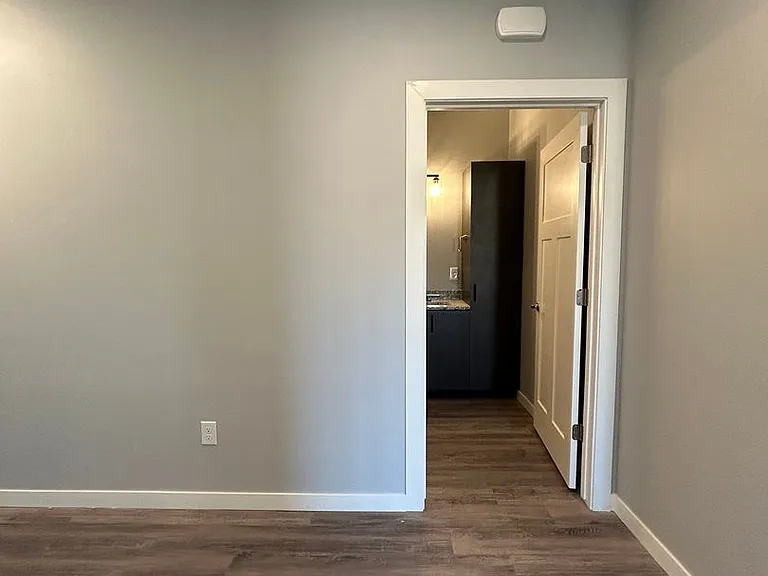 2724 Silver St — Photo 117