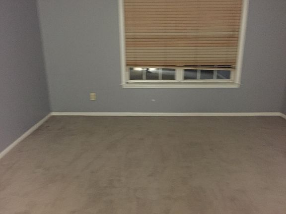 Excellent 2 bed 2 bath Waterford Edison condo for rent