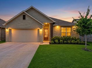 2616 Donella Dr, Denton, TX 76207