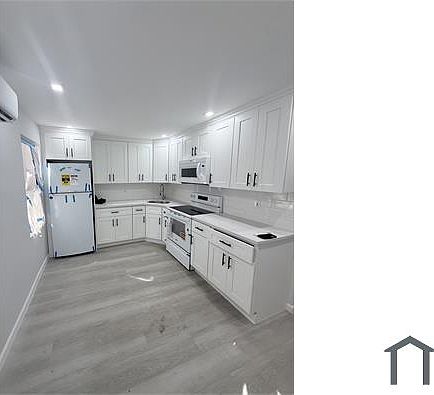 1st image of 27 Targee St Floor 1