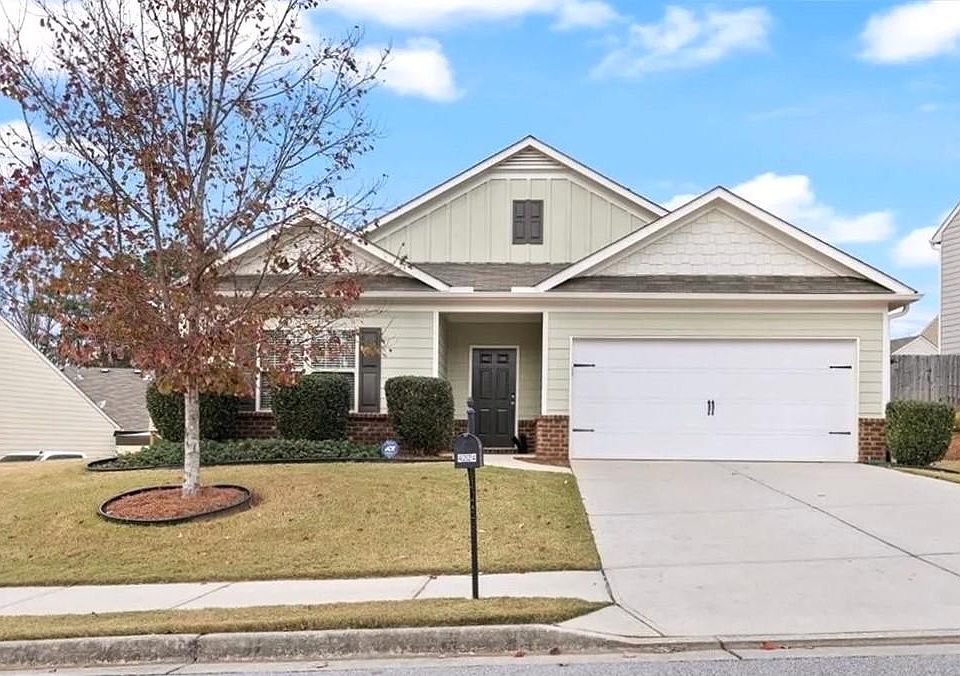 Beautiful single-level home in great community