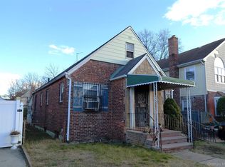 13031 218th St, Laurelton, NY 11413