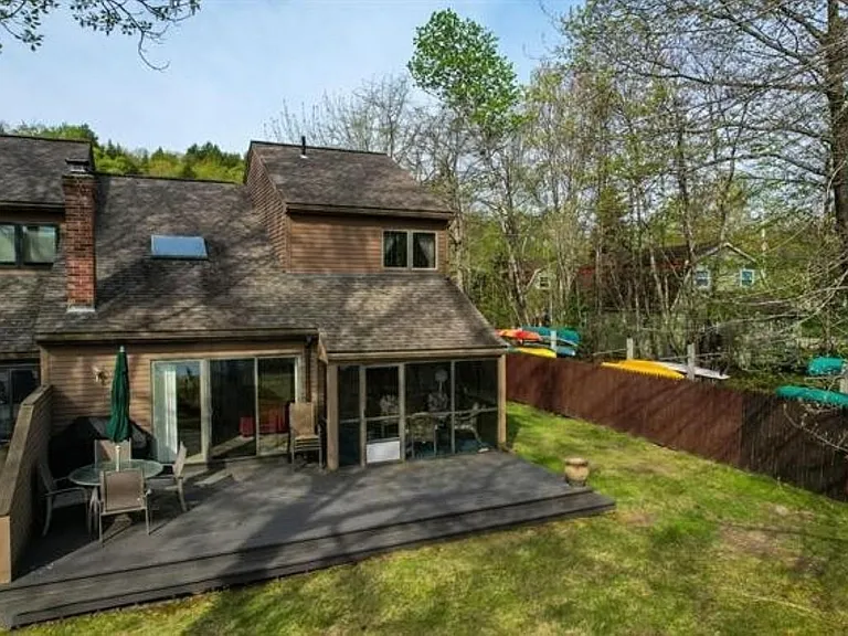 15 Manor Estates Dr #1 — Photo 15