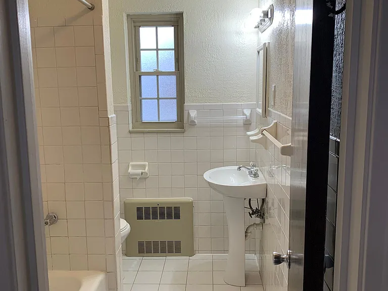 68 Wehrle Dr #6 — Photo 7