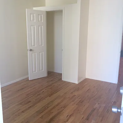 Rented by Grand & Co. | media 73