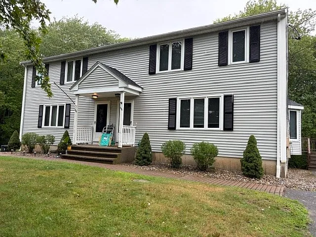 3 bed, 2.0 bath, 1450 sqft, $2,900 — Photo 1