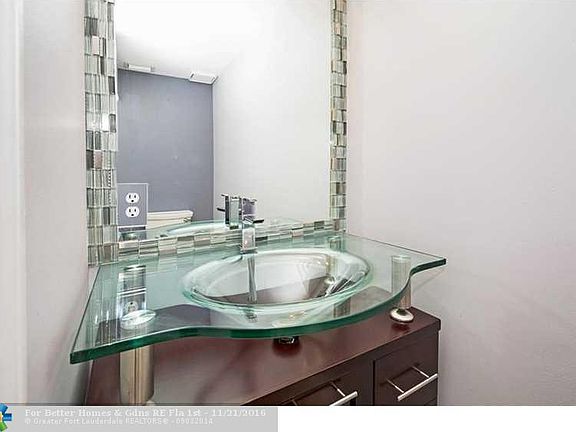4th image of 845 NE 17th Way #845