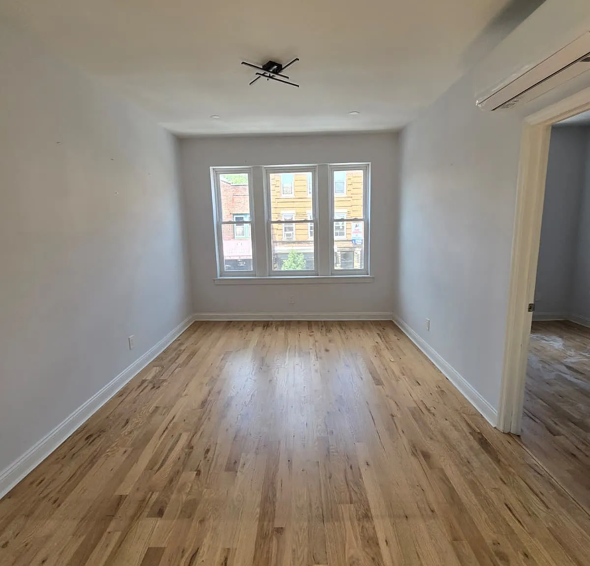 3 bed, $3,000 — Photo 1