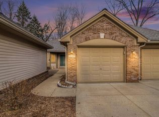 21357 Boxwood Ct, Farmington, MI