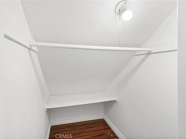10811 Des Moines Ave — Photo 25
