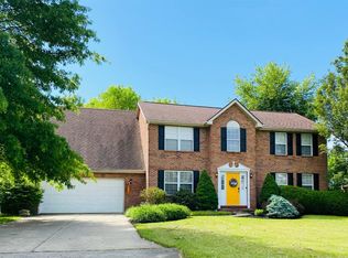 124 Fawn Ln, Blanchester, OH 45107