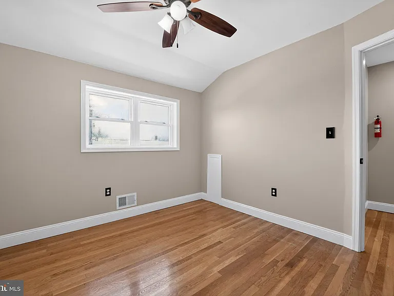 643 S Wickham Rd — Photo 25