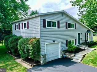 1134 Tomlinson Rd, Southampton, PA 18966