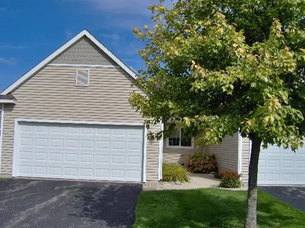 1578 Castle Dr, Petoskey, MI 49770