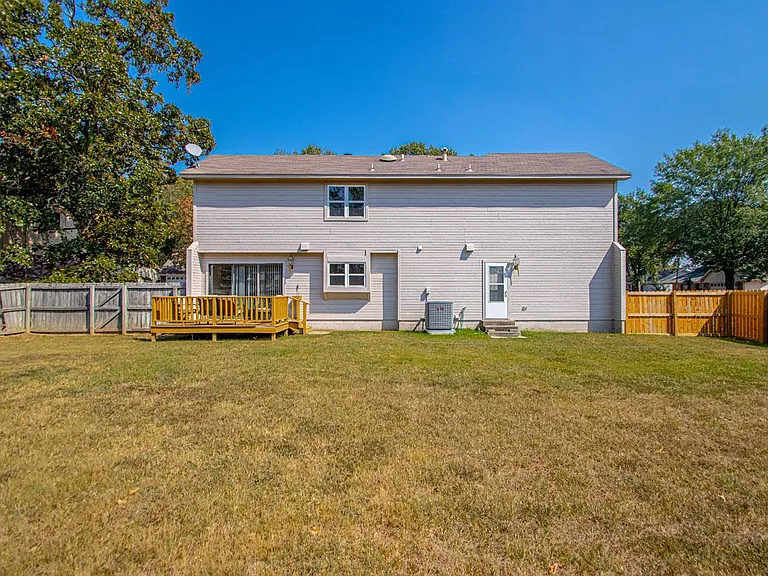 101 Bearskin Dr — Photo 48