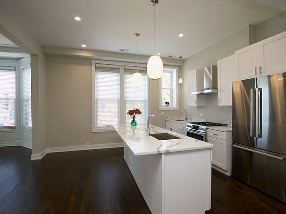 3rd image of 3559 N Ashland Ave APT 3