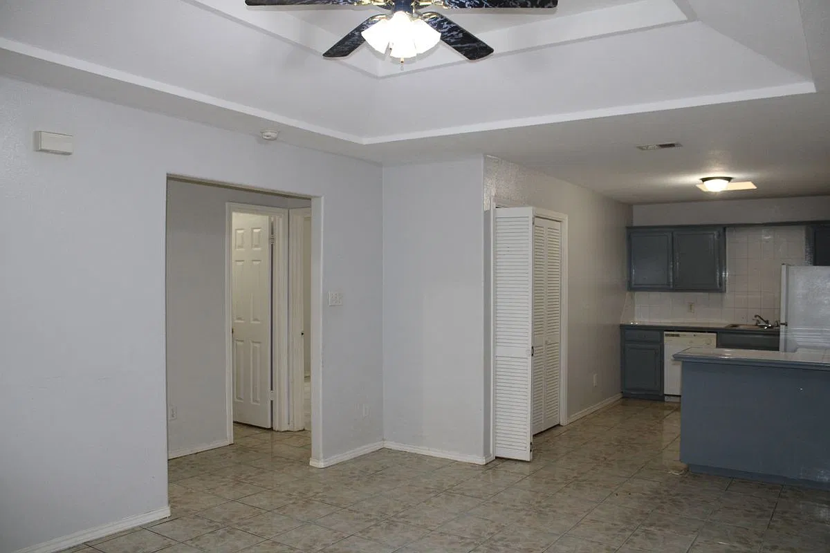 2 bed, 2.0 bath, 875 sqft, $875 — Photo 3