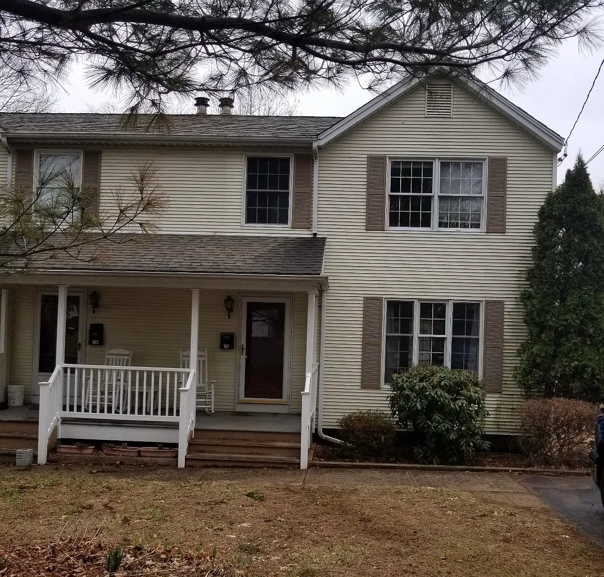 161 Oak St — Photo 2