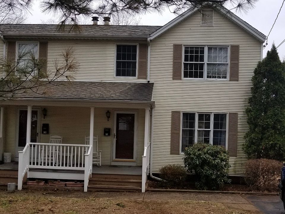 2nd image of 161 Oak St #161