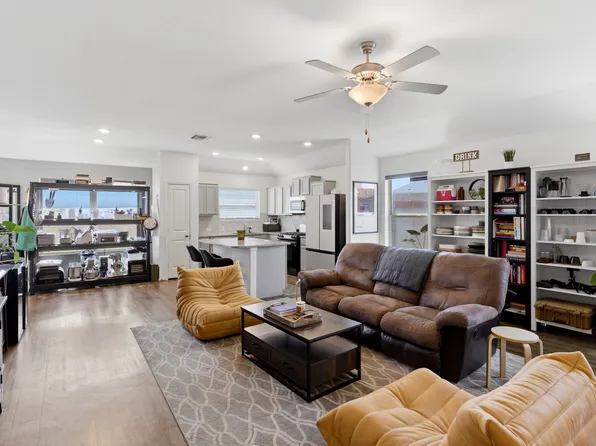 7409 Spring Ray Dr, Del Valle, TX 78617