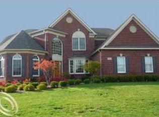 43715 Prestwick Cir S, Northville, MI 48168