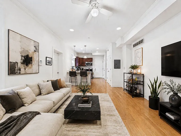 1621 Green Street — Photo 13