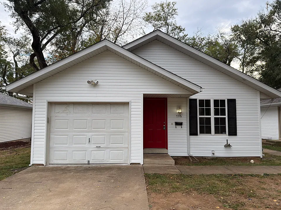 706 S Warren Ave