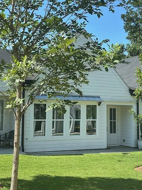 3 bed, 2.5 bath, 1850 sqft, $3,600 — Photo 3