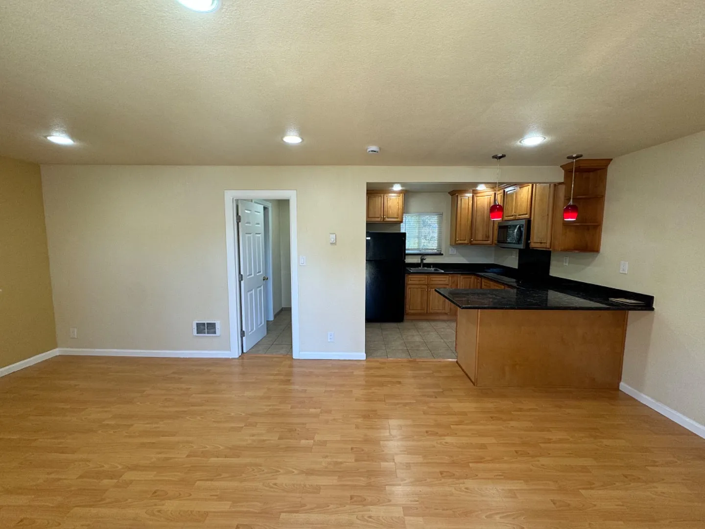1022 E 4th Ave - 04 — Photo 2
