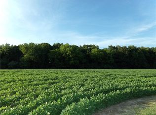 11 Deer Lake Est, Findlay, IL 62534