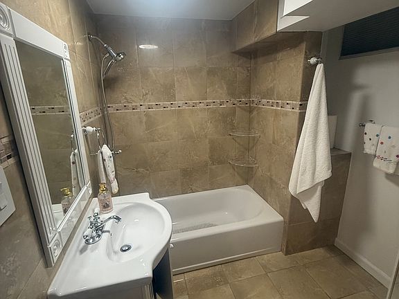 5th image of 8248 Monticello Ave #B