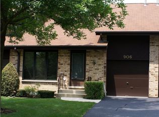 906 W 57th St, La Grange Highlands, IL