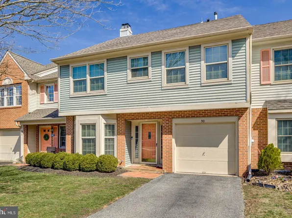 32 Dorset Dr, Medford, NJ 08055