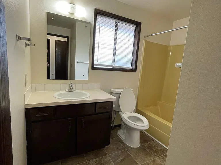 4304 N Crown Ave — Photo 7