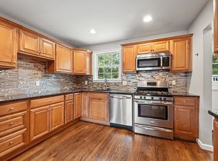 8718 Old Courthouse Rd, Vienna, VA 22182