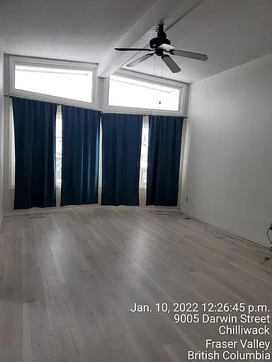 5 bed, 2.5 bath, $3,500 — Photo 2