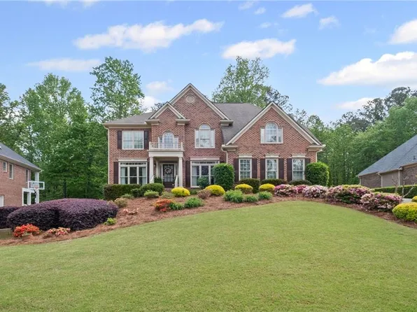 227 Cedarhurst Dr, Canton, GA 30115