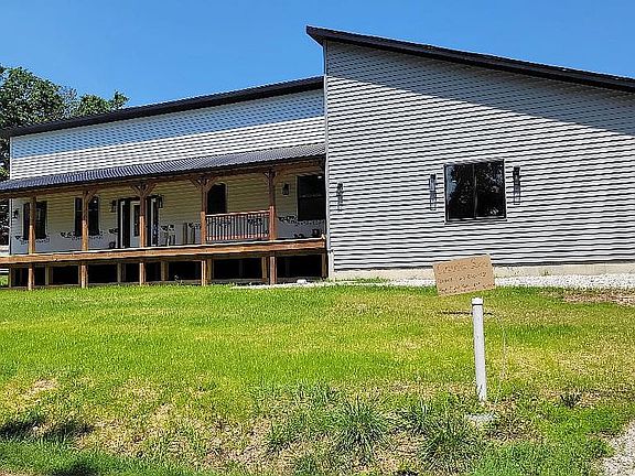 2nd image of 104 Lakeshore Dr
