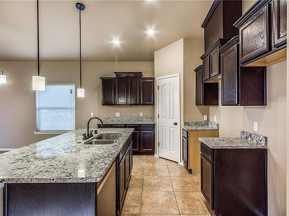 3rd image of 6009 Silver Park Ave
