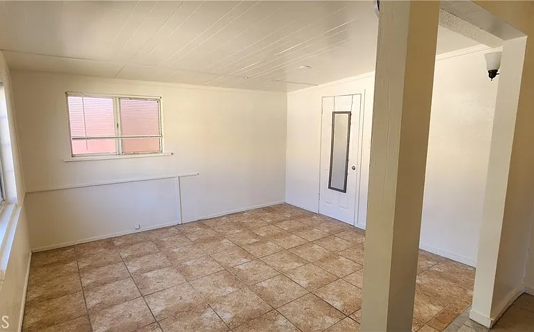 6963 Tamarisk Ave — Photo 10