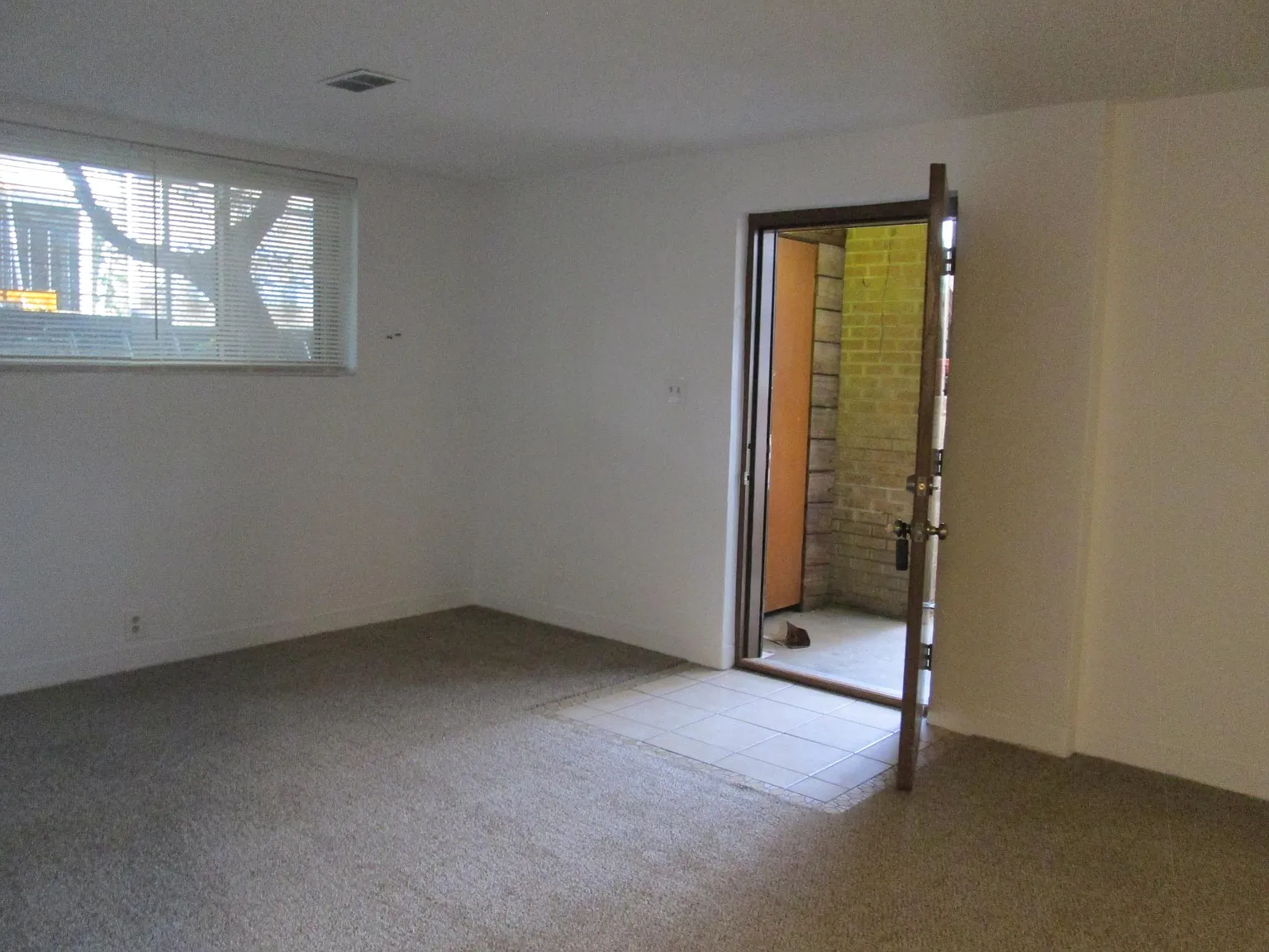 2 bed, 800 sqft, $1,595 — Photo 3