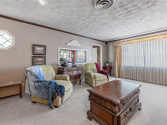 4th image of 2614 Genoa Ave