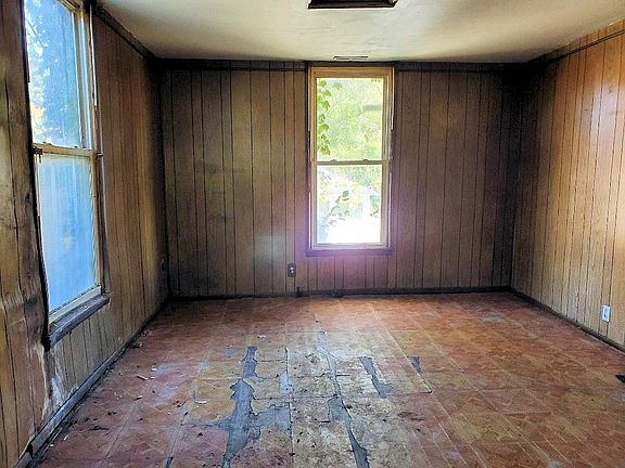 2nd image of 908 S 8th St