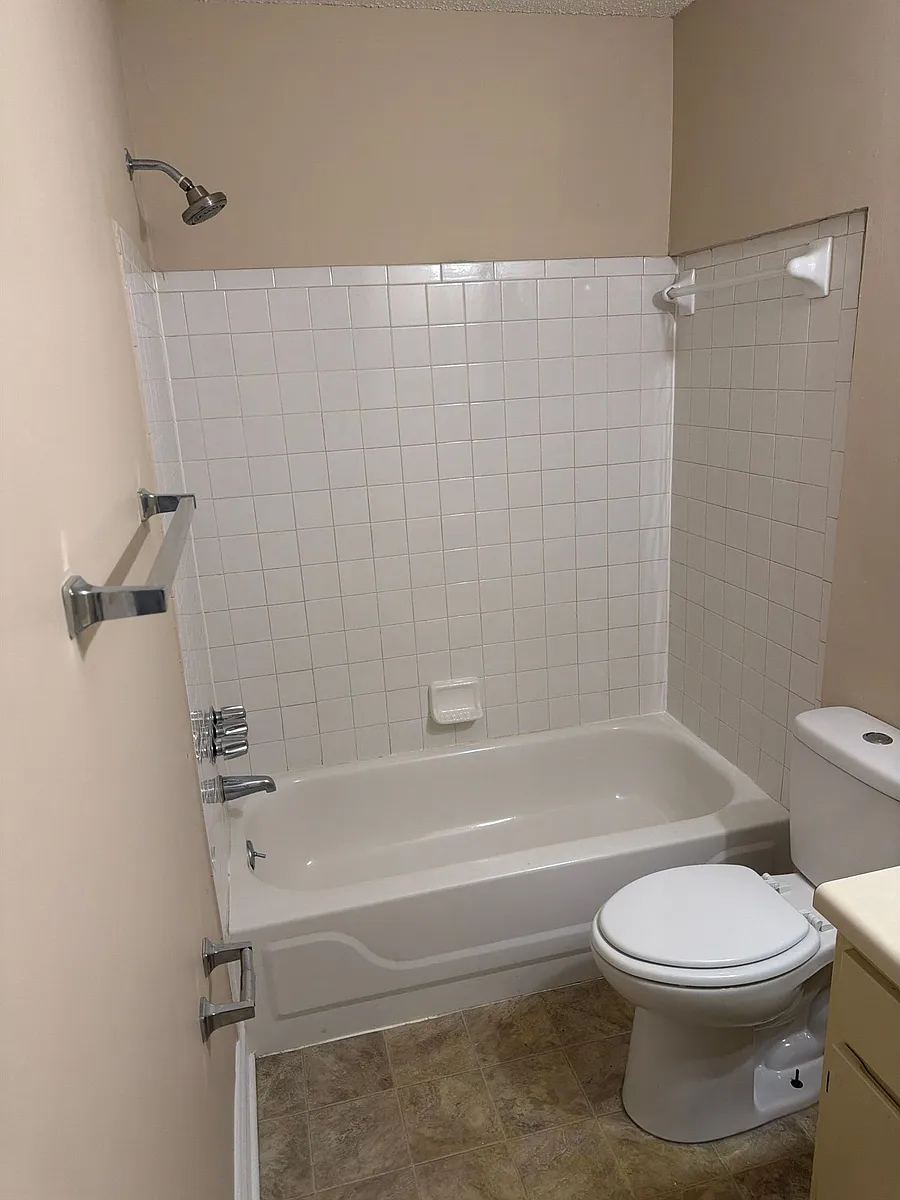 Building Photo - 2343 N Orchid Dr